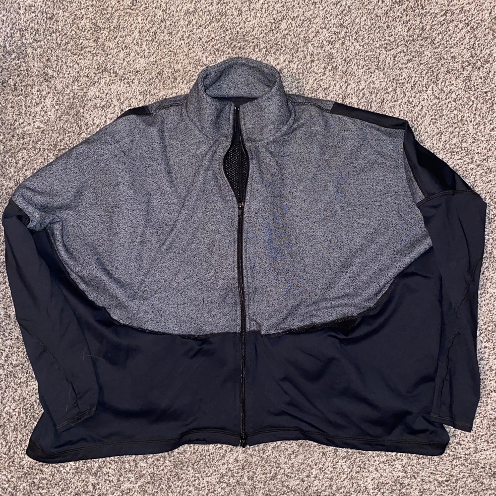 Vimmia zip up- fits oversized